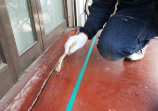 エントランスの補修工事の様子