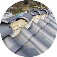 屋根補修工事の様子